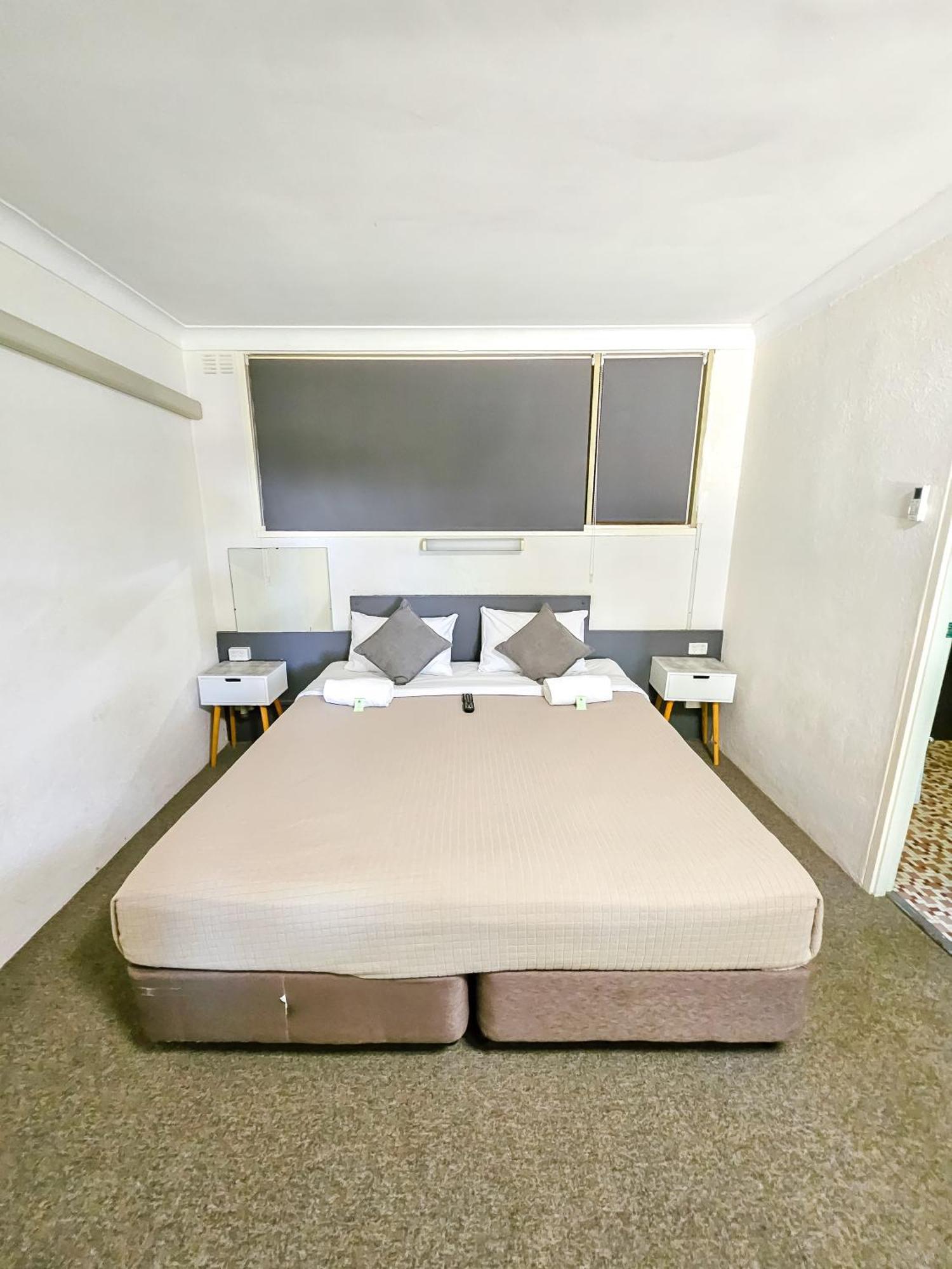 Green Door Motel Lavington 外观 照片