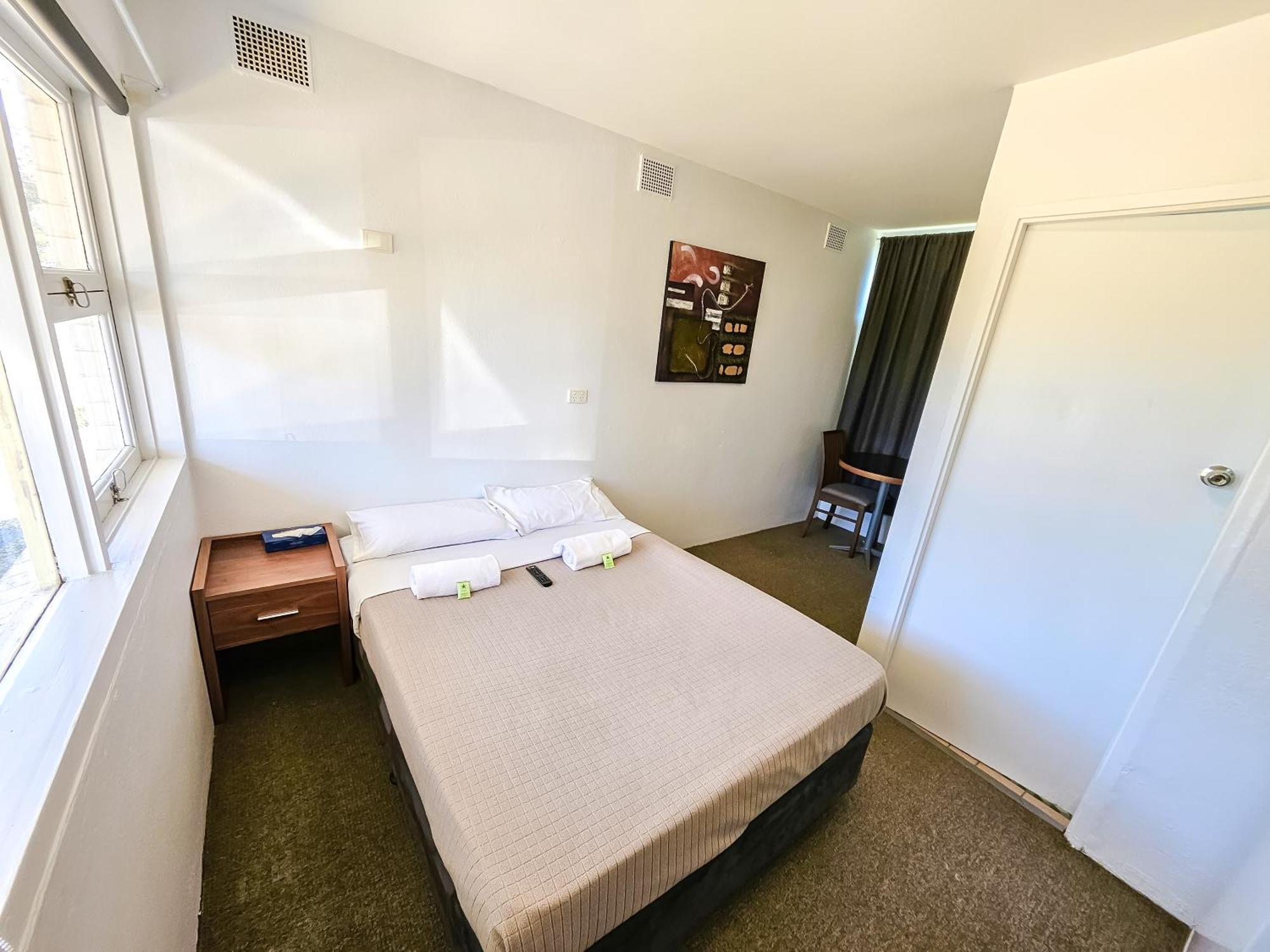 Green Door Motel Lavington 外观 照片