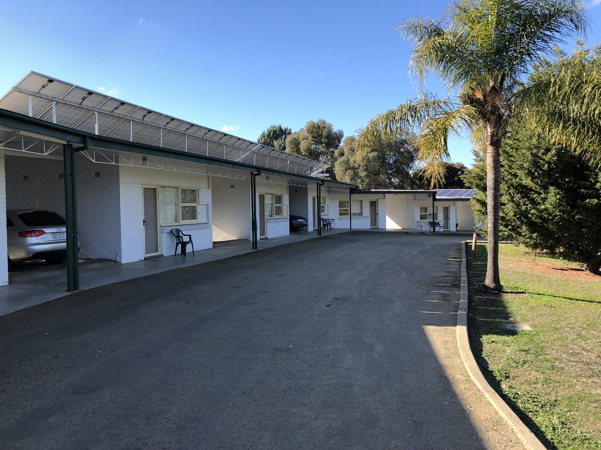 Green Door Motel Lavington 外观 照片