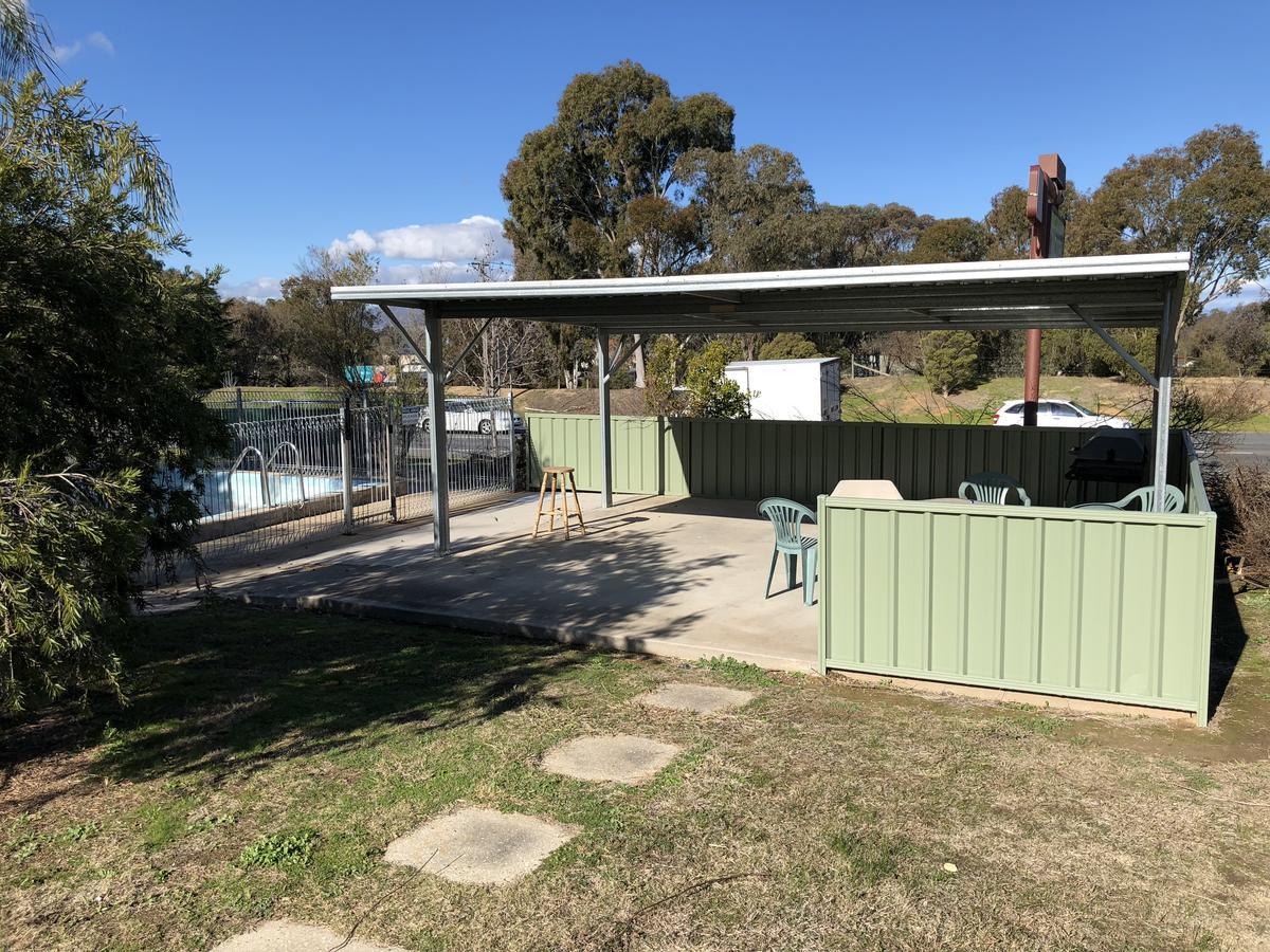 Green Door Motel Lavington 外观 照片